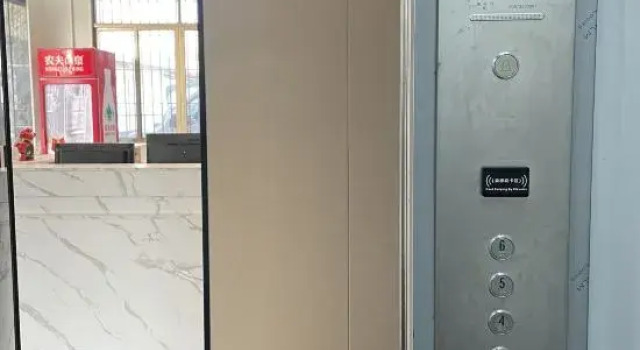 Jiangmen Four Seasons Shangya Apartment, Rezerwuj Apartament Hotele w Jiangmen z parkingiem, Parking