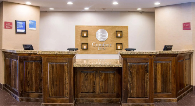 Comfort Inn Naugatuck, Rezerwuj Hotel Naugatuck Connecticut