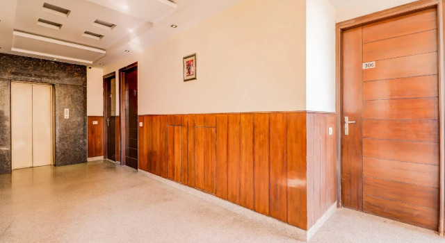 OYO GRG2153 Smart Inn