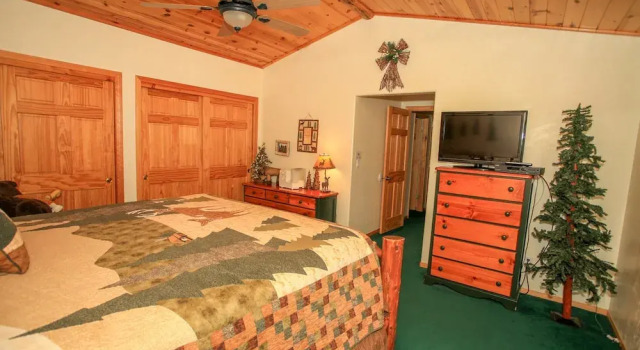 Yogi Bear's Den, Забронировать Отель Биг-Бэар-Сити San Bernardino Mountains