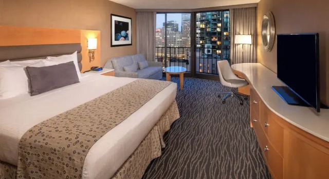 Двухместный номер Deluxe с балконом Warwick Seattle