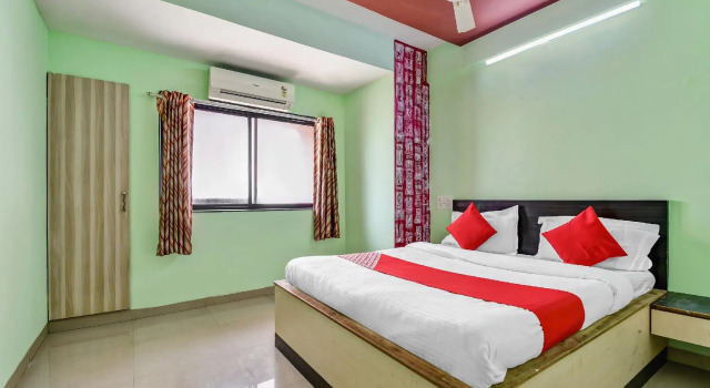OYO 45014 Hotel Samarth Lodge, Забронировать Отель Отели штата Махараштры с завтраком, Завтраки