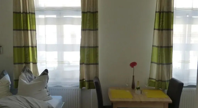 Apartmenthaus B 34, Забронировать Апартаменты/квартира Отели Эрланген с парковкой, рядом с Музей первобытной и ранней истории Университета Эрланген-Нюрнберг, Парковка