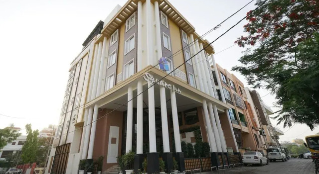 Square Inn