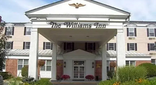 Williams Inn, Varaa Hotelli Hotellit New England uima-altaalla, Uima-allas