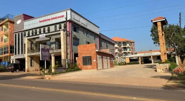 Tenda Suites and Restaurant