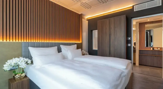 Полулюкс с балконом PLAZA Premium Heidelberg