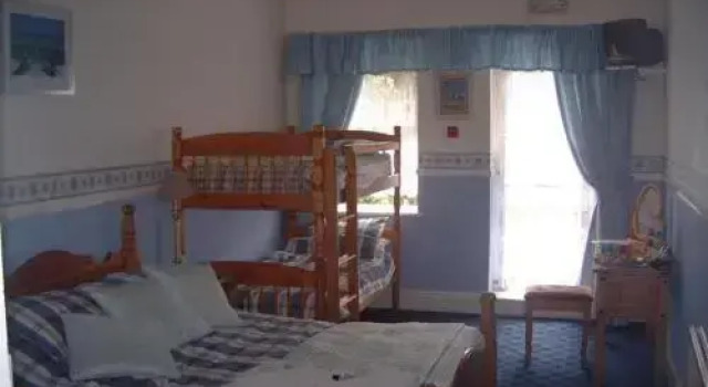 Bertram Lodge, Забронировать Отель Отели Сандаун 3 звезды, рядом с Glory Art Glass, 3*