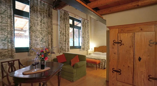 Четырёхместный семейный номер Standard Domus Cariana
