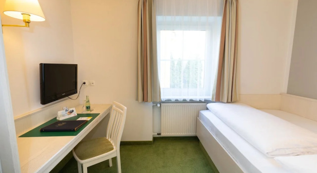 Номер Economy Landhotel Restaurant Huberhof Allershausen