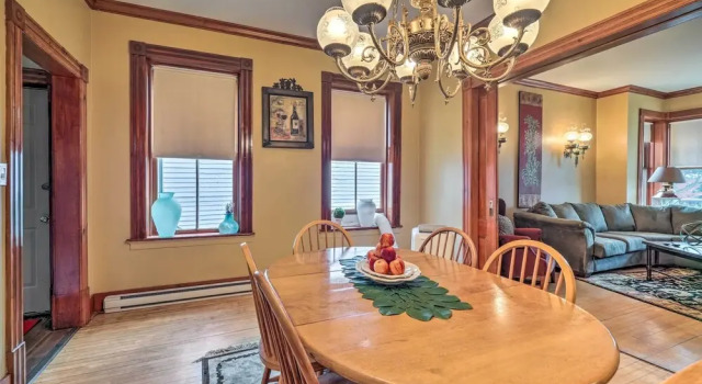 Historic Apartment - Half Mi to Lake Champlain!, Réserver Appartement Plattsburgh Lac Champlain