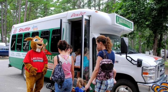 Lake Rudolph RV Resort and Campground, Rezervasyon Kamp Alanı Santa Claus Indiana