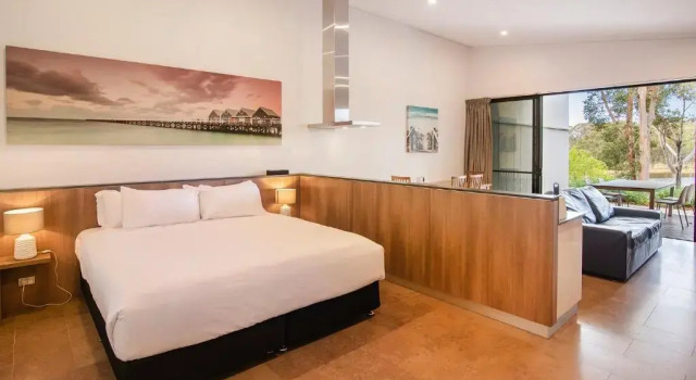 Студия Eight Willows Retreat