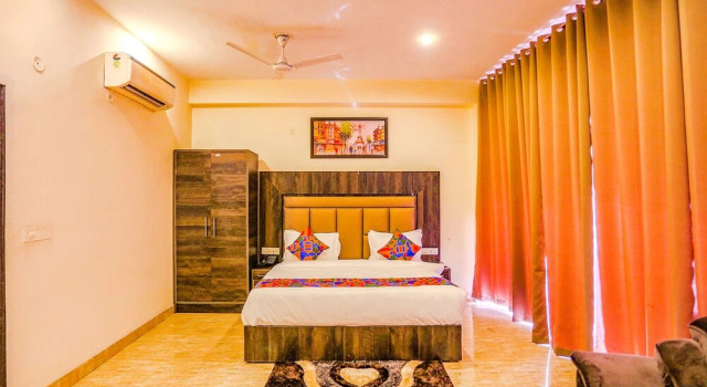 Номер Premium Fabhotel The Kiara