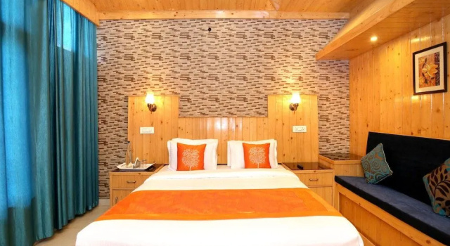OYO 12170 Home Rustic Villa Kasauli