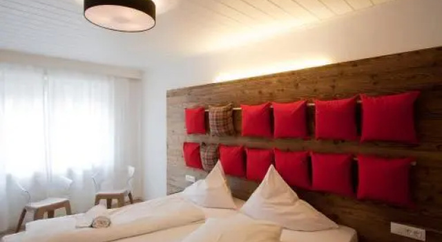 Hotel Schwarzer Widder, Забронировать Отель Отели Vinschgau 3 звезды, 3*
