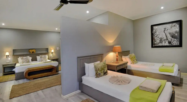 Standard Quadruple Family room River View Lodge