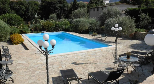 B&B Al Giardino, Book Bed and Breakfast Hoteller i Monreale med pool, Swimmingpool