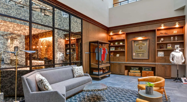 The Cincinnatian Hotel Curio Collection by Hilton