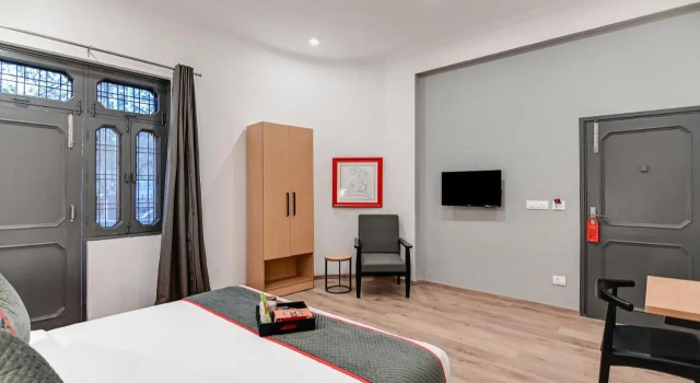 Super OYO Townhouse Vijay Khand Gomti Nagar, Забронировать Отель Вибхути Кханд штат Уттар-Прадеш
