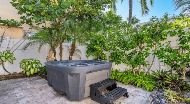 Villa Treasure on the beach by The Gold Nests, Book Feriehus Hollywood Panhandle Florida