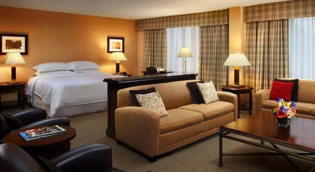 Клубный номер Standard Sheraton Centre Toronto Hotel
