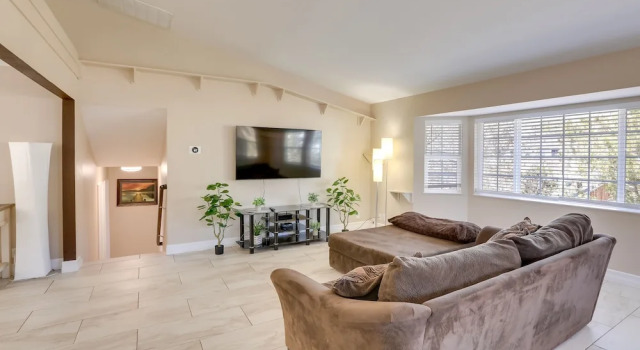 Gateway to Mt Rose Ski! Reno Home Near Casinos, Book Hotel Hoteller i Reno med parkering, nær Mackay Stadium, Parkering