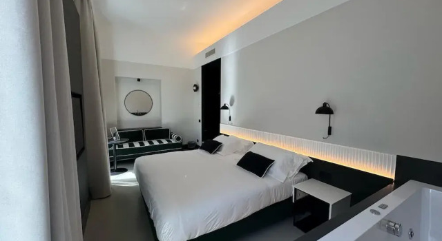 Adaram Suites, Забронировать Гостевой дом Неаполь Кампания, рядом с Церковь Пио Монте делла Мизерикордия