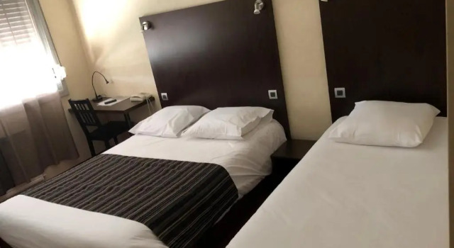 Трёхместный номер Standard Adonis Lyon Est Hôtel Artys