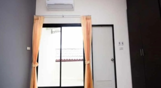 Gaem Gaew Grand Garden(แก้มแก้ว แกรนด์ การ์เดน โฮเต็ล), Varaa Hotelli Hotellit North-Eastern Thailand pysäköinnillä, Pysäköinti