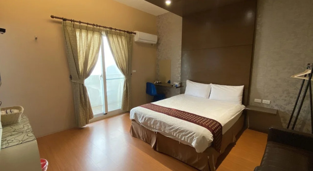 Двухместный номер Standard с балконом Happy Life Hostel