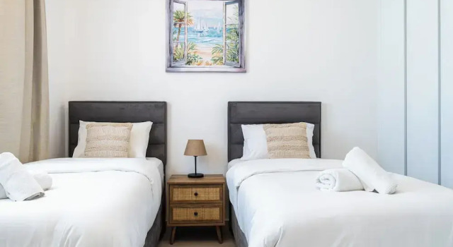 Jas Living - Chic Apts & Balconies in Larnaca, Book Hotel Larnaka Larnaca Region