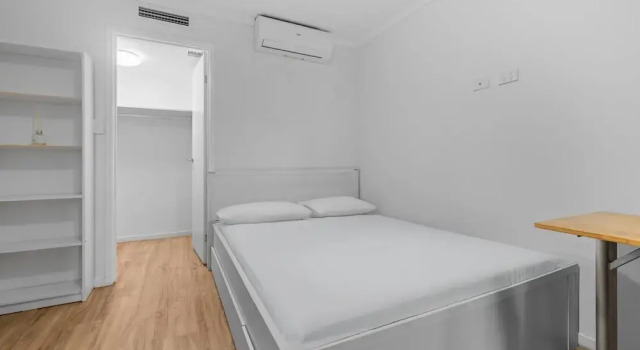 Studio With Balcony Access in Central Bowen Hills, Забронировать Апартаменты/квартира Апартаменты Брисбна, рядом с Тиволи, Апартаменты/квартира
