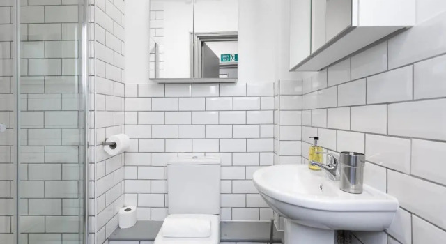 Апартаменты Oliverball Serviced Apartments - Sovereign Gate 1 - 2 bedroom apartment close to City Centre