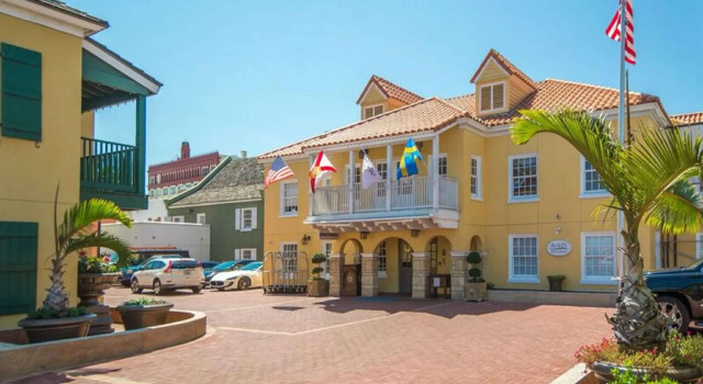 Кровать в общем номере Hilton Saint Augustine Historic Bayfront