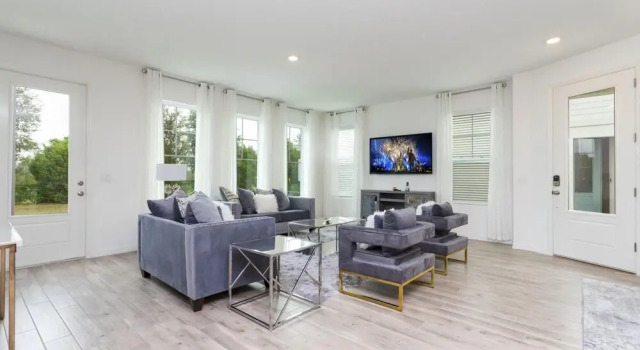 Splendid 4Bd Close to Disney Enclave at Festival 640, Book Lejlighed Hoteller i Four Corners med pool, Swimmingpool