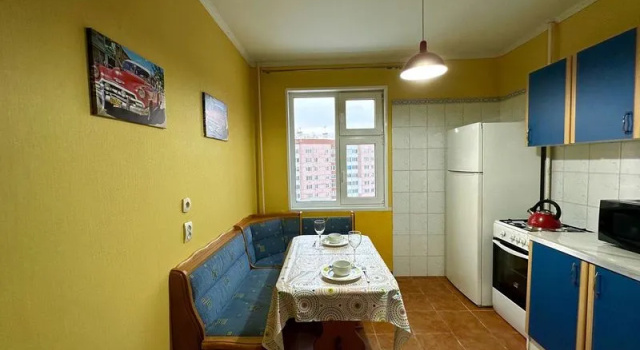Apartments Live Here, district Vostochnyj, bld. 5/2, Đặt Căn hộ Khách sạn ở Ural có chỗ đỗ xe, Bãi đậu xe