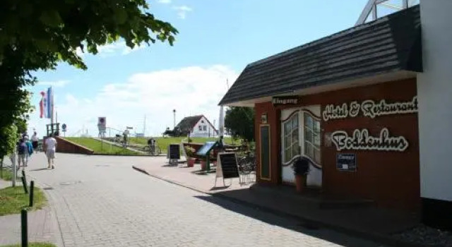 Hotel und Restaurant Boddenhus, Забронировать Отель Отели Цингст 3 звезды, рядом с Zingst Pier, 3*