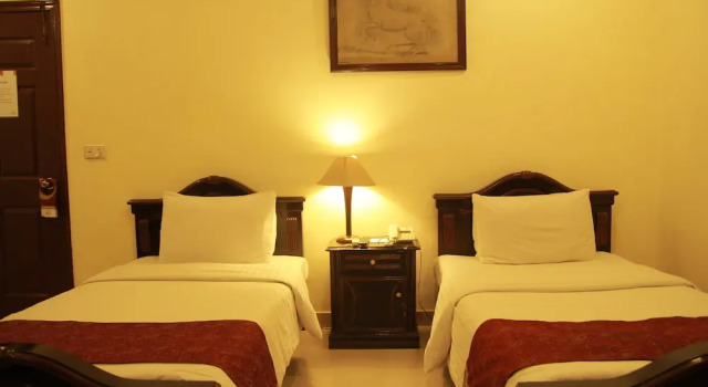 Camera doppia Deluxe 1 camera da letto Hotel One Lalazar Multan