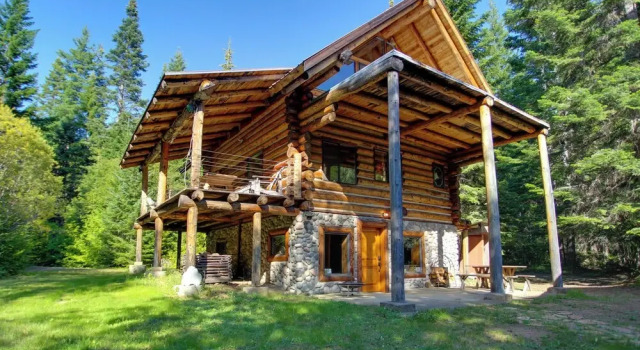 Коттедж Cozy Easton Cabin w/ Wenatchee Nat'l Forest Views!