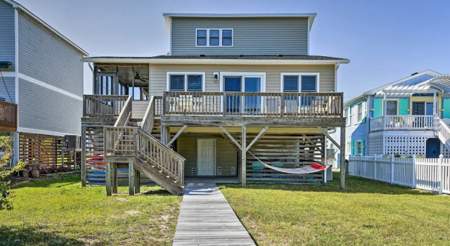 Коттедж Private Boat Dock: Fun OBX Family Getaway w/ Deck