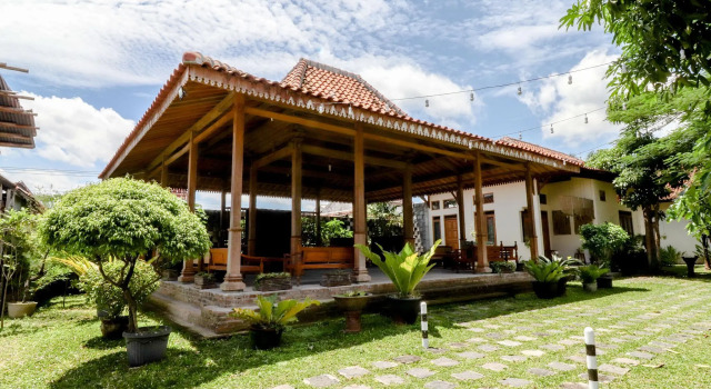 Jenak Homestay, Book Hotel Hotels in Sedayu with Parking, Parking