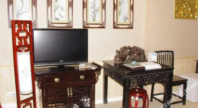 Xiuquanyingyue Hot Spring Garden Hotel