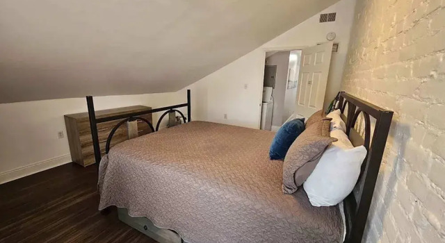 Heart of Mainstrasse Apt 4