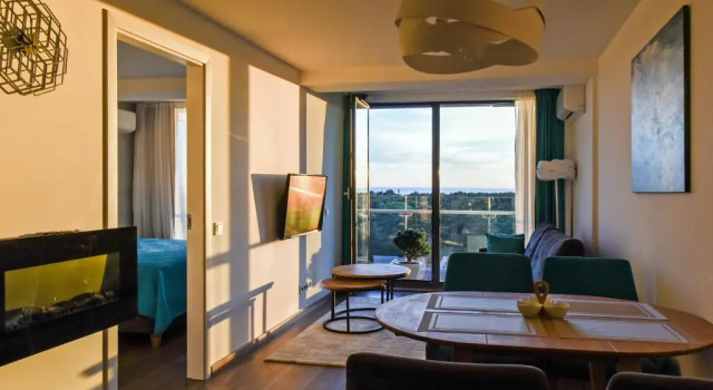 Апартаменты Leo Sea View Apartments