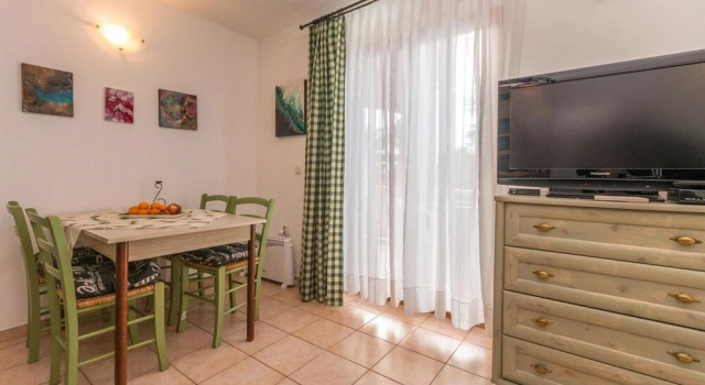 Stunning Apartment in Sukosan With Wifi and 2 Bedrooms