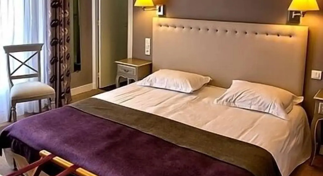 Двухместный номер Superior с балконом Hotel des Pins