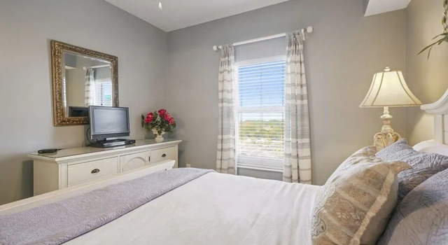 Majestic SUN 1001b by Bliss Beach Rentals, Rezerwuj Hotel Hotele w Emerald Coast z parkingiem, Parking