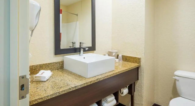 Четырёхместный номер Standard Red Roof Inn Ocala