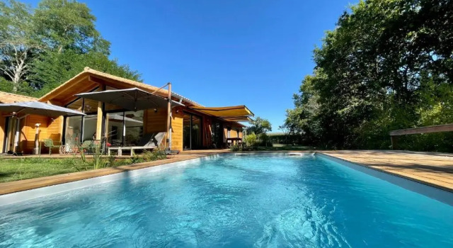 Коттедж Large and bright house with pool in the middle of nature in Orx - Welkeys